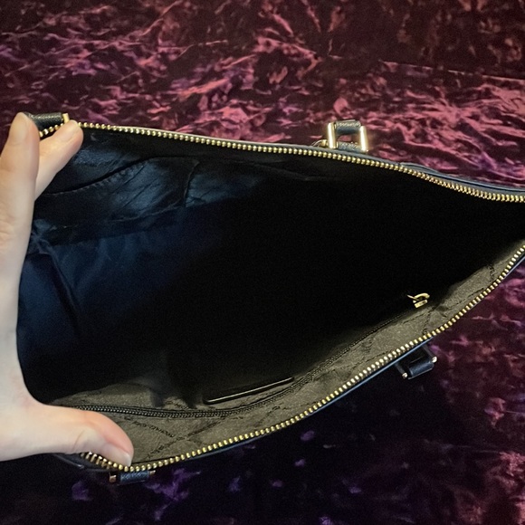 Michael kors leather tote and continental wallet set - Picture 5 of 8